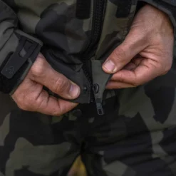 Avid Carp Arctic 50 Camo Suit XXL -Campsite & Supply 979398be94870829