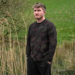 Avid Carp Distortion Camo Lite T-Shirt Long Sleeve XXXL 8 Avid Carp Distortion Camo Lite T-Shirt Long Sleeve XXXL -Campsite & Supply c0c0825beba554fb